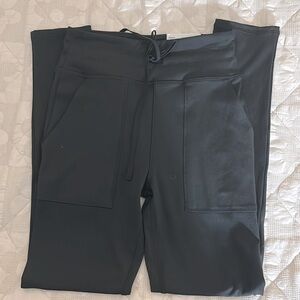 🐝5/$25🐝 NWT SO black high rise 7/8 legging size XS